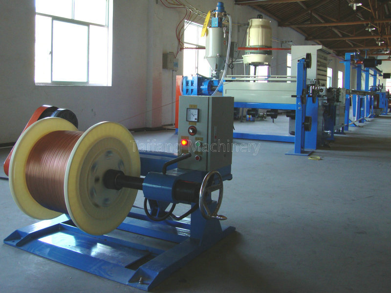 Ф70+35型PLC電腦（nǎo）式（shì）高速押出機